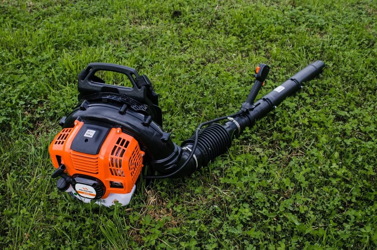 Воздуходувка бензиновая ранцевая VILLARTEC BX532